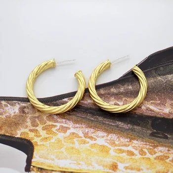 KURSHUNI Rodada torcida brincos para mulheres de Ouro, de cobre de espessura brincos Punk C forma brincos 2020 nova moda jóias Brincos